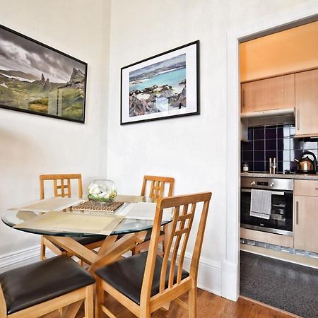 Cozy 2 Bedroom Apartment At Heart Of The Edinburgh Exterior photo