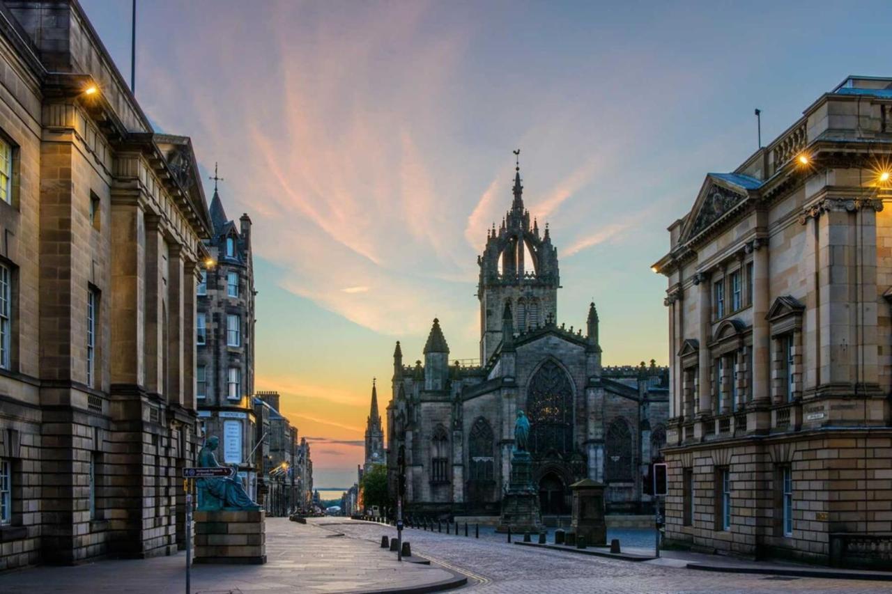 Cozy 2 Bedroom Apartment At Heart Of The Edinburgh Exterior photo