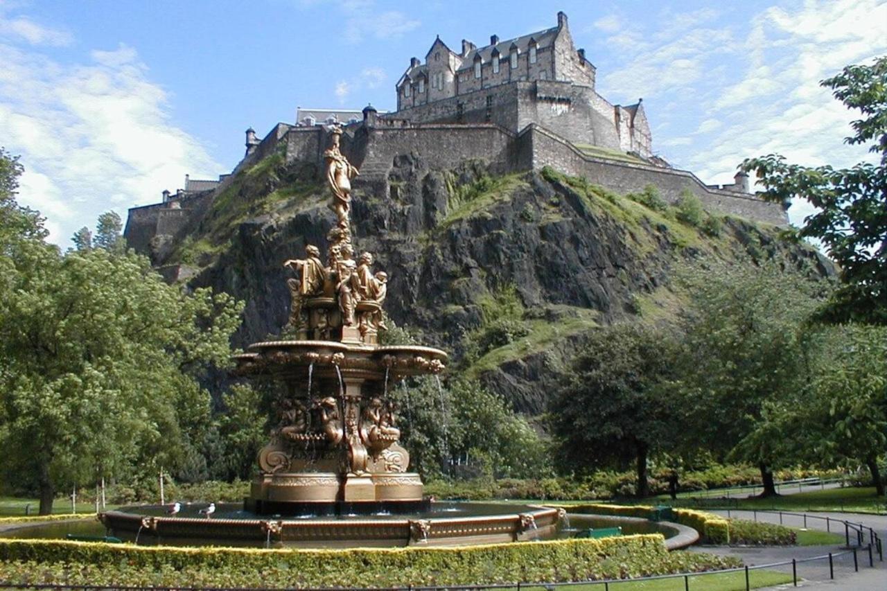 Cozy 2 Bedroom Apartment At Heart Of The Edinburgh Exterior photo